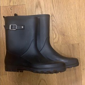 Black Rain Boots